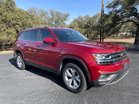 Used 2019 Volkswagen Atlas SE w/ Towing Package image 12