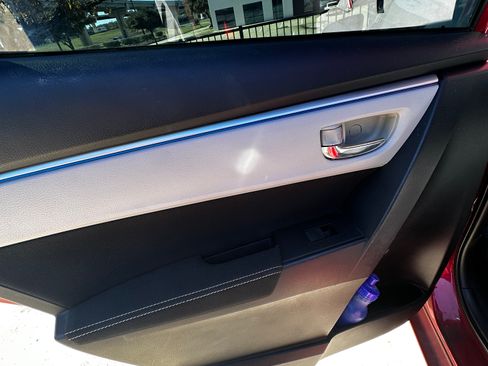 Used 2014 Toyota Corolla LE image 18