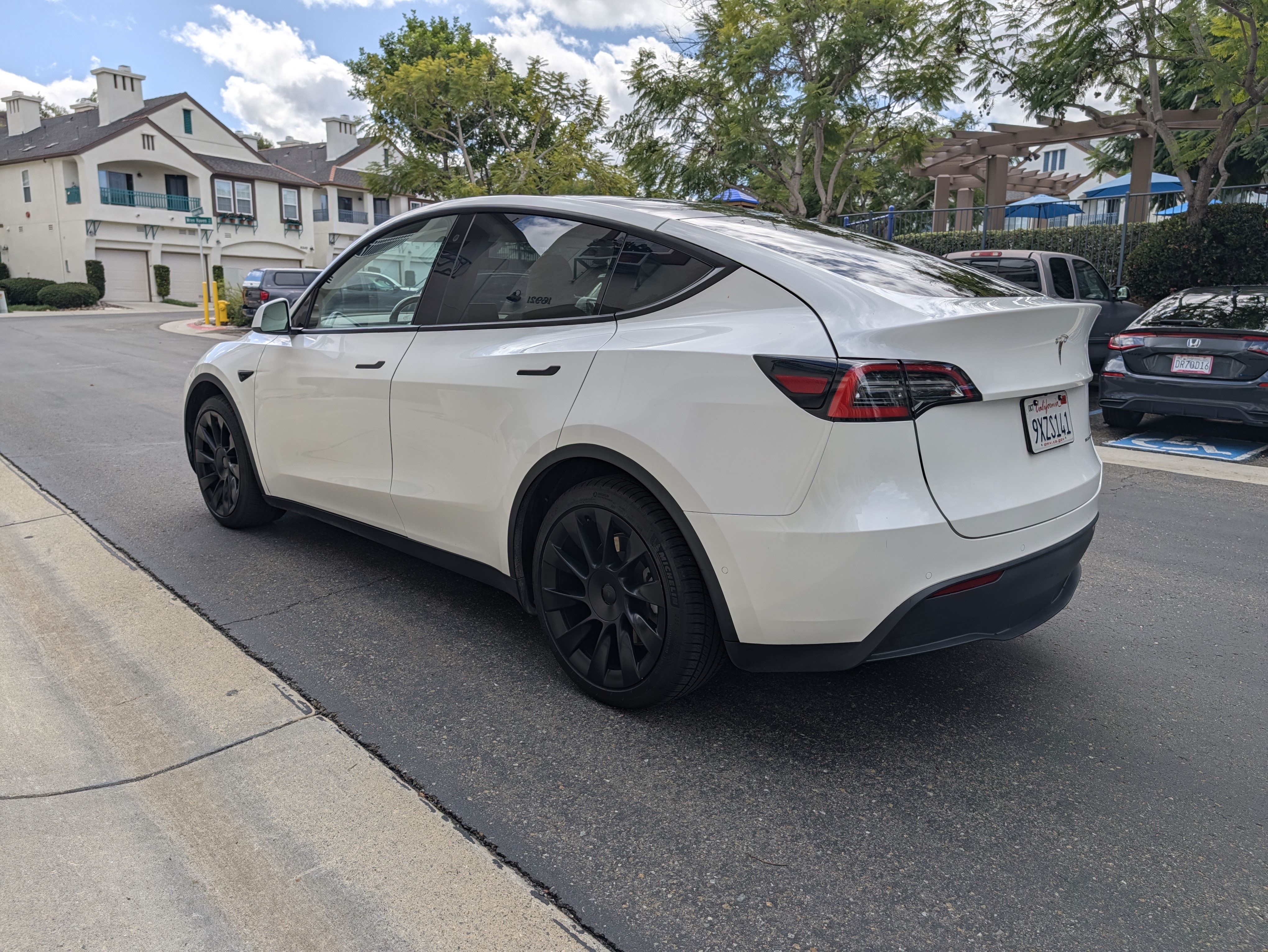 Used 2020 Tesla Model Y Long Range AWD/4WD image 6