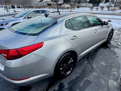 Used 2013 Kia Optima EX w/ Premium Pkg image 2