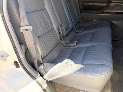 Used 2002 Toyota Land Cruiser AWD/4WD image 27