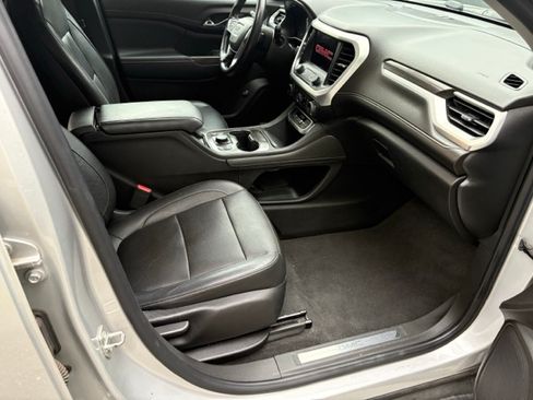 Used 2020 GMC Acadia SLT FWD image 16