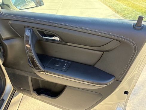 Used 2015 GMC Acadia SLT w/ Open Road Package image 15