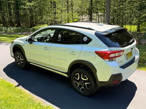 Used 2019 Subaru Crosstrek Hybrid w/ Moonroof Package w/Navigation AWD/4WD image 5
