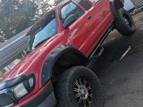 Used 2002 Toyota Tacoma 4x4 Xtracab image 1