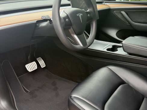 Used 2022 Tesla Model Y Performance image 21