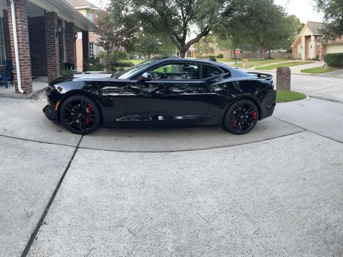 Used 2021 Chevrolet Camaro SS w/ Redline Edition RWD image 4