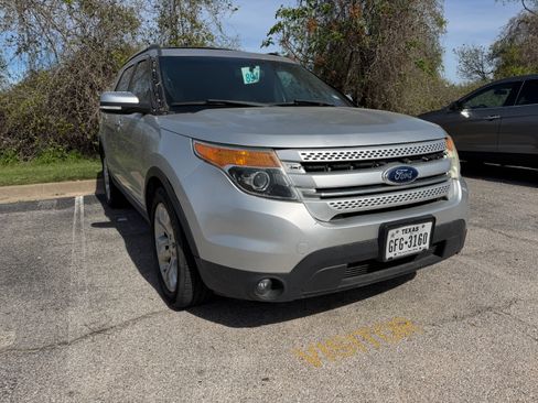 Used 2013 Ford Explorer Limited image 2