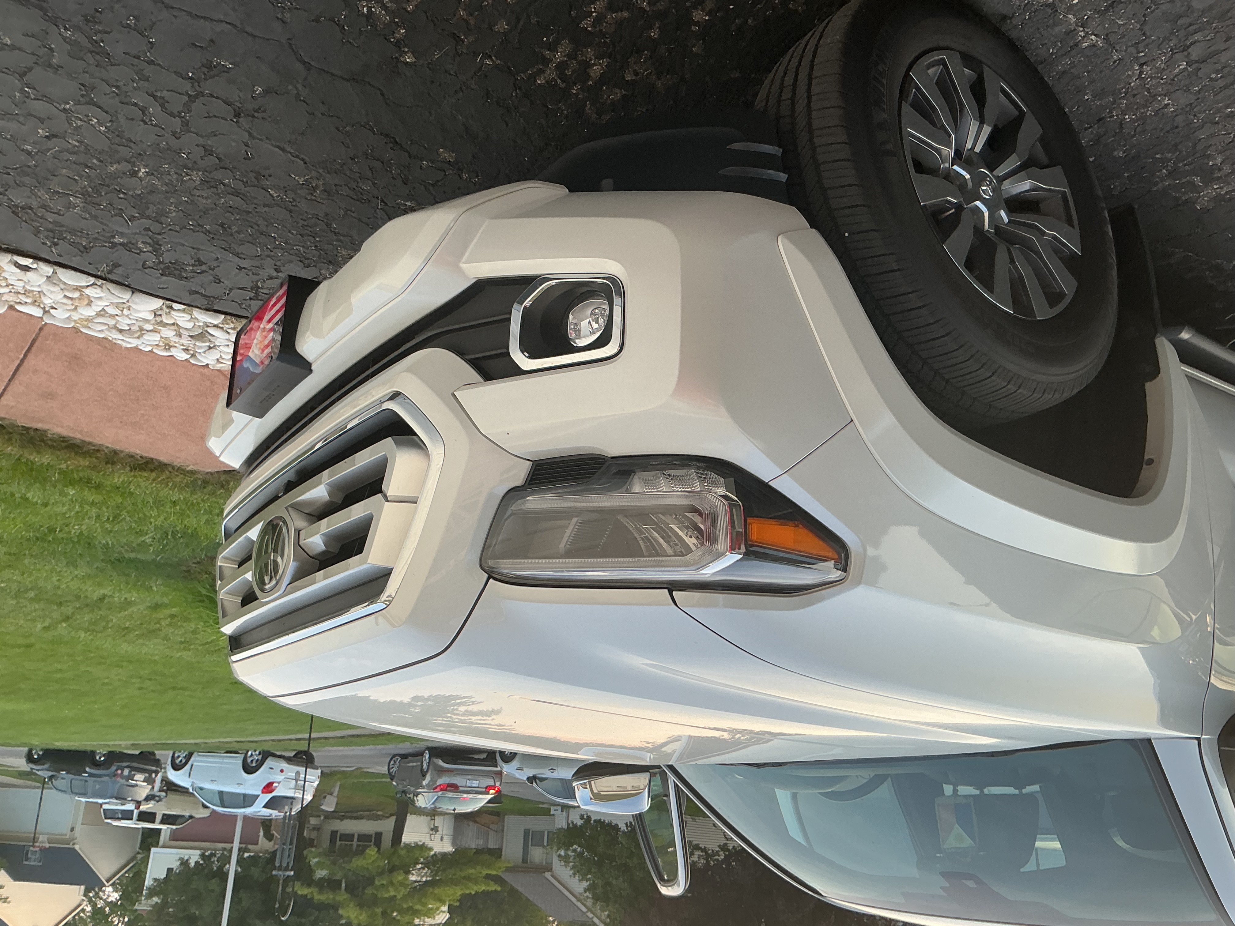 Used 2023 Toyota Tacoma Limited AWD/4WD image 8