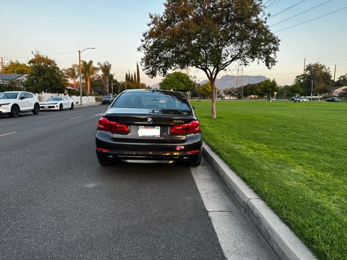 Used 2018 BMW 530e RWD image 9