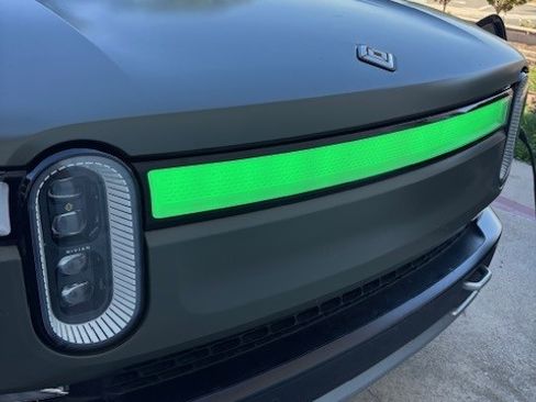 Used 2022 Rivian R1S Launch Edition image 19
