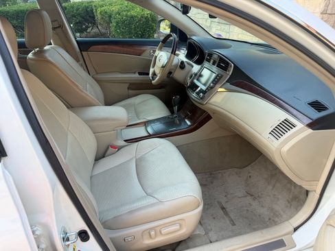 Used 2012 Toyota Avalon Limited FWD image 6