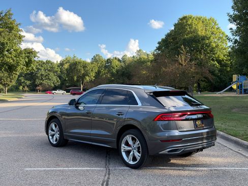 Used 2019 Audi Q8 Prestige w/ Luxury Package AWD/4WD image 5