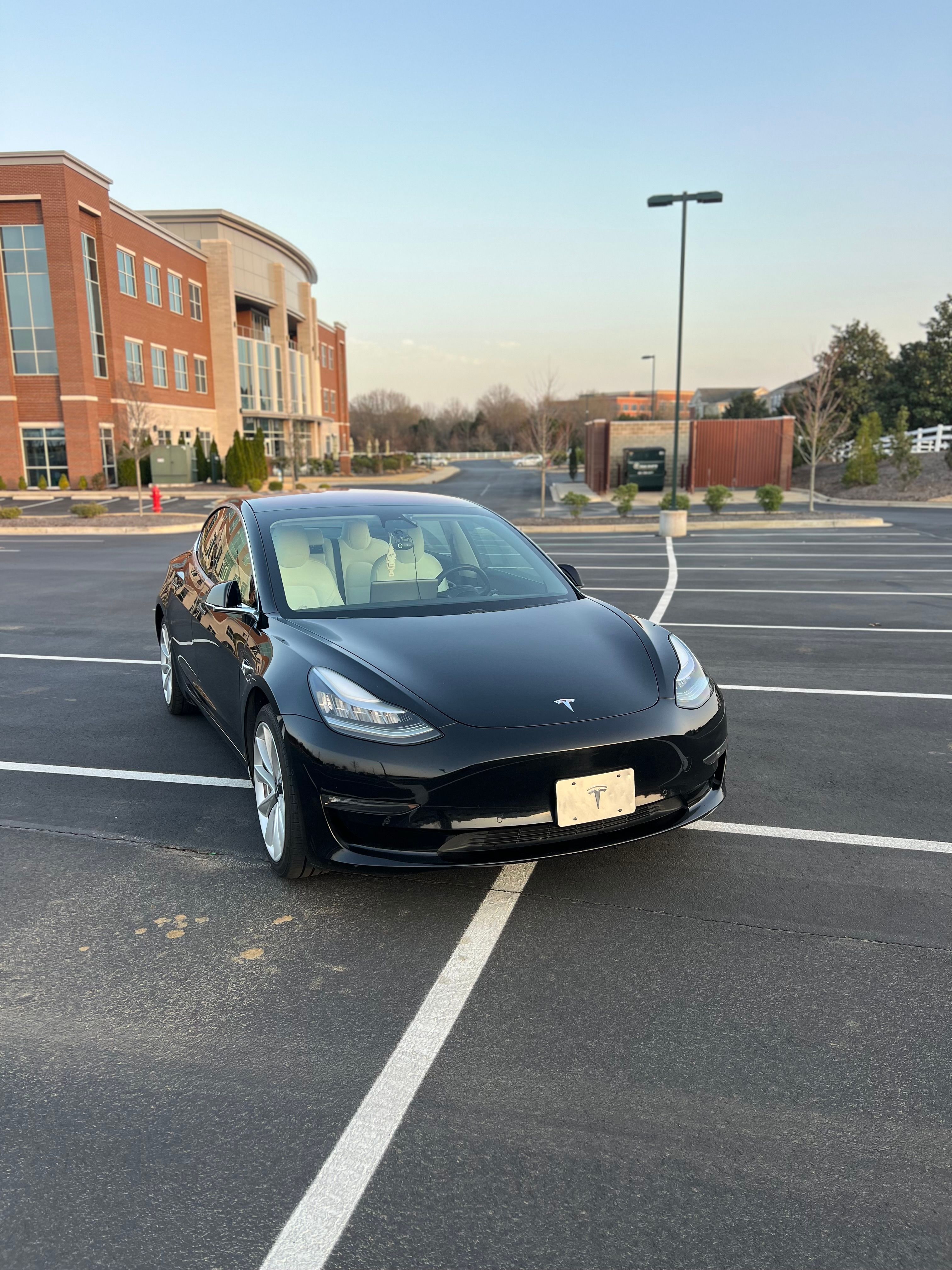 Used 2018 Tesla Model 3 Mid Range RWD image 8