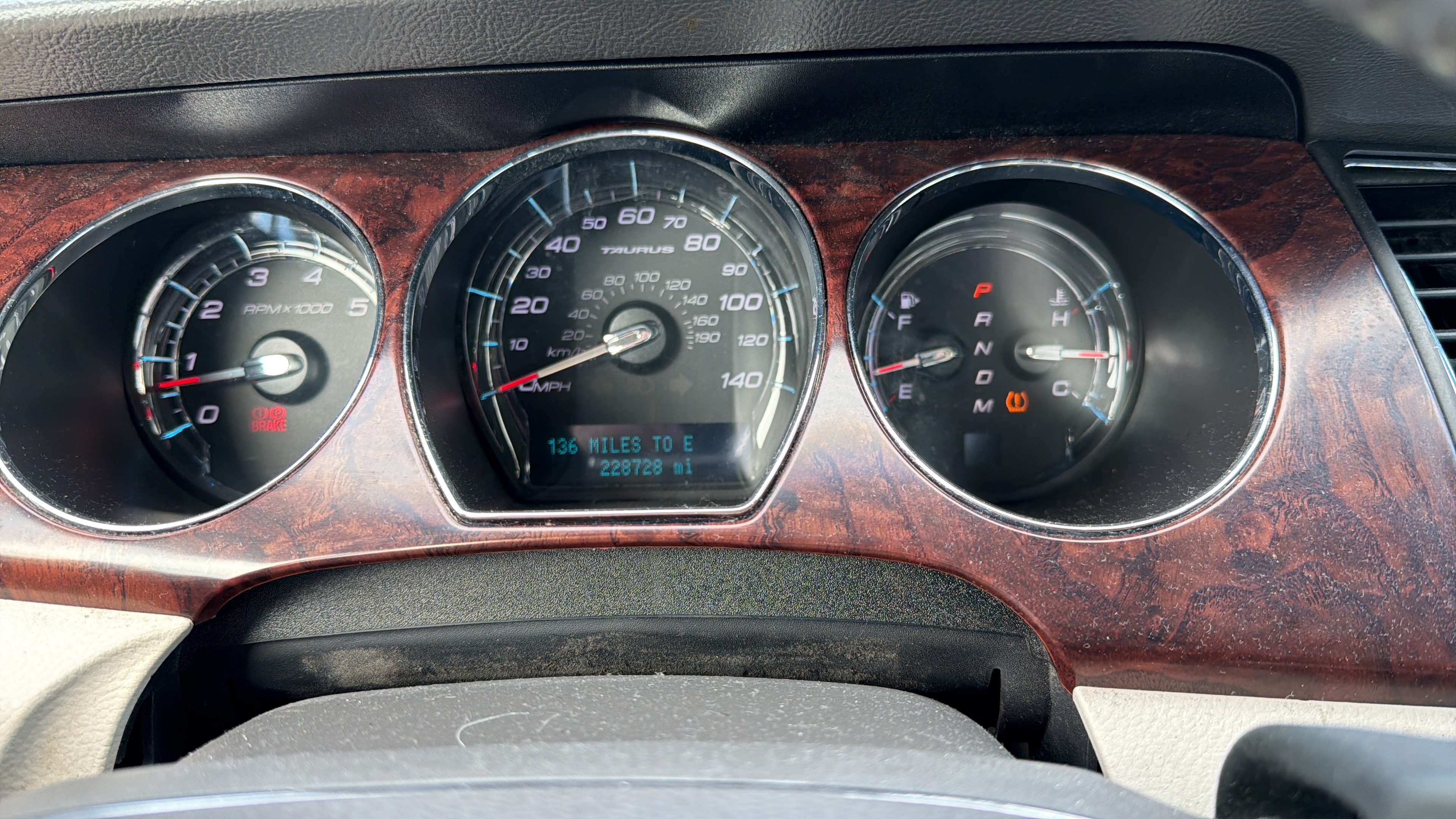 Used 2012 Ford Taurus SEL FWD image 17