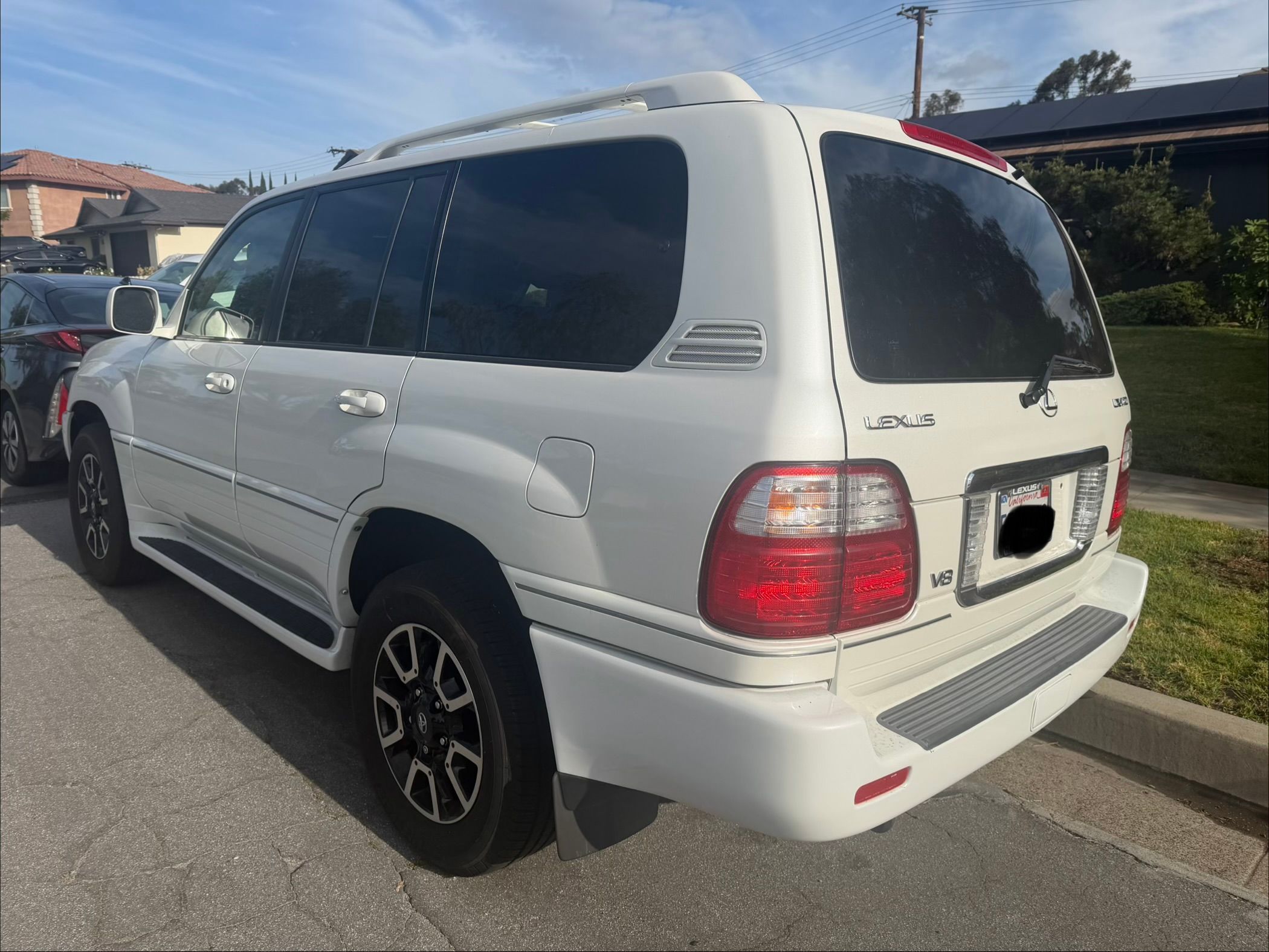 Used 2004 Lexus LX 470 4WD image 2
