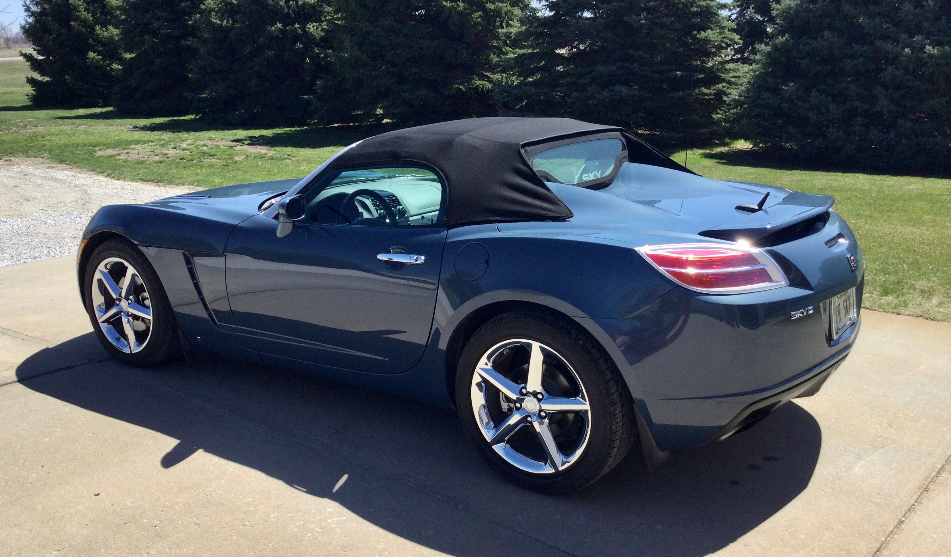 Used 2008 Saturn Sky Red Line RWD image 1