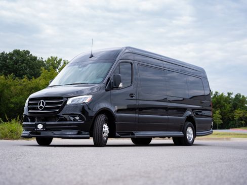 Used 2023 Mercedes-Benz Sprinter 3500 image 1