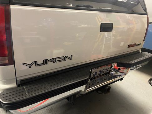 Used 1995 GMC Yukon 4WD 2-Door image 8