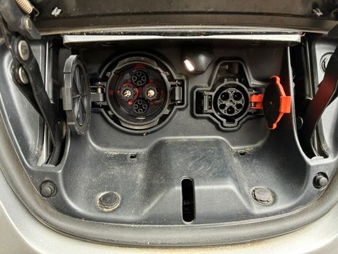 Used 2013 Nissan Leaf S w/ Charger Pkg FWD image 11