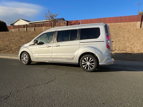 Used 2015 Ford Transit Connect XLT image 13