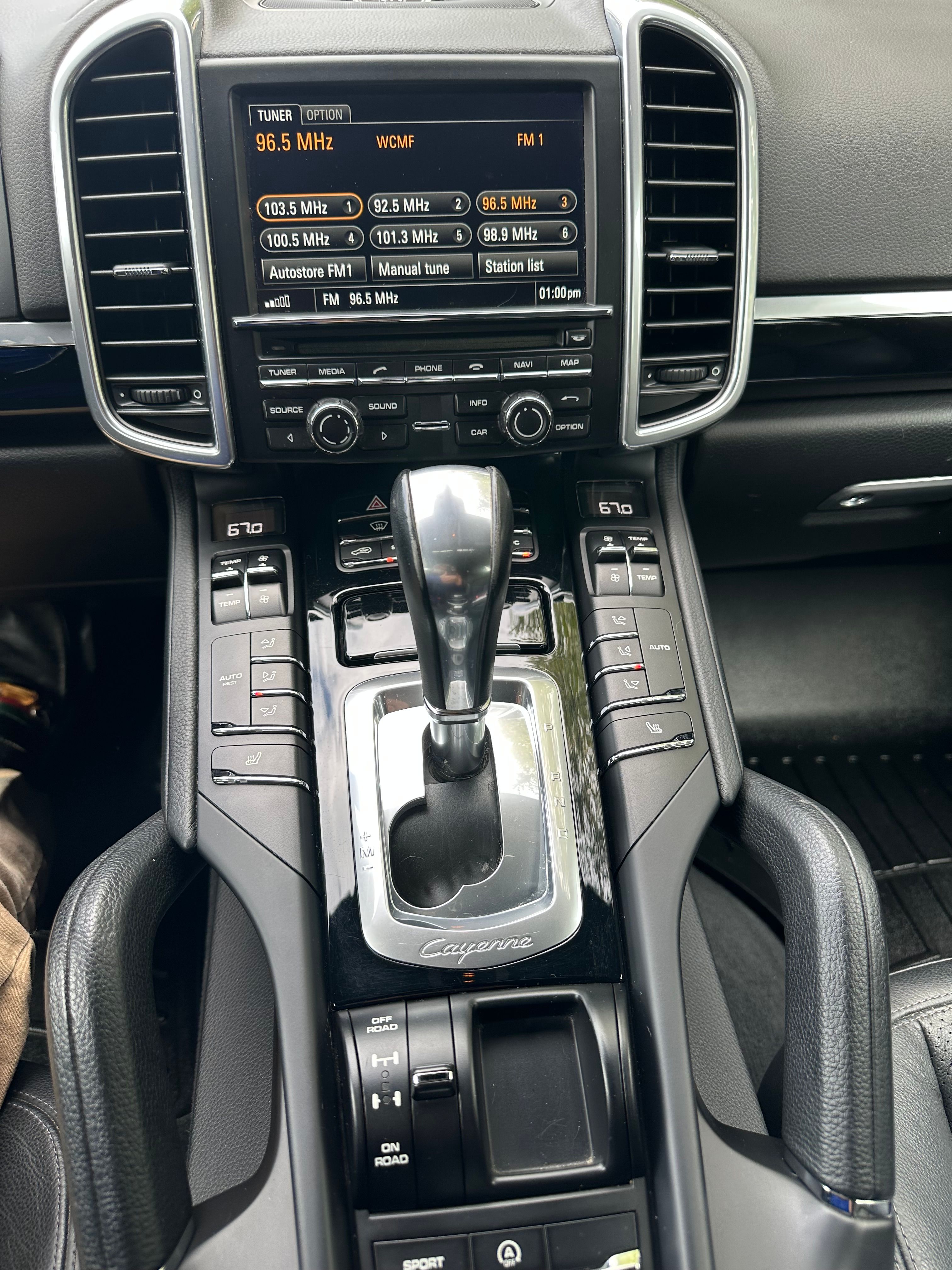 Used 2014 Porsche Cayenne Platinum Edition AWD/4WD image 19