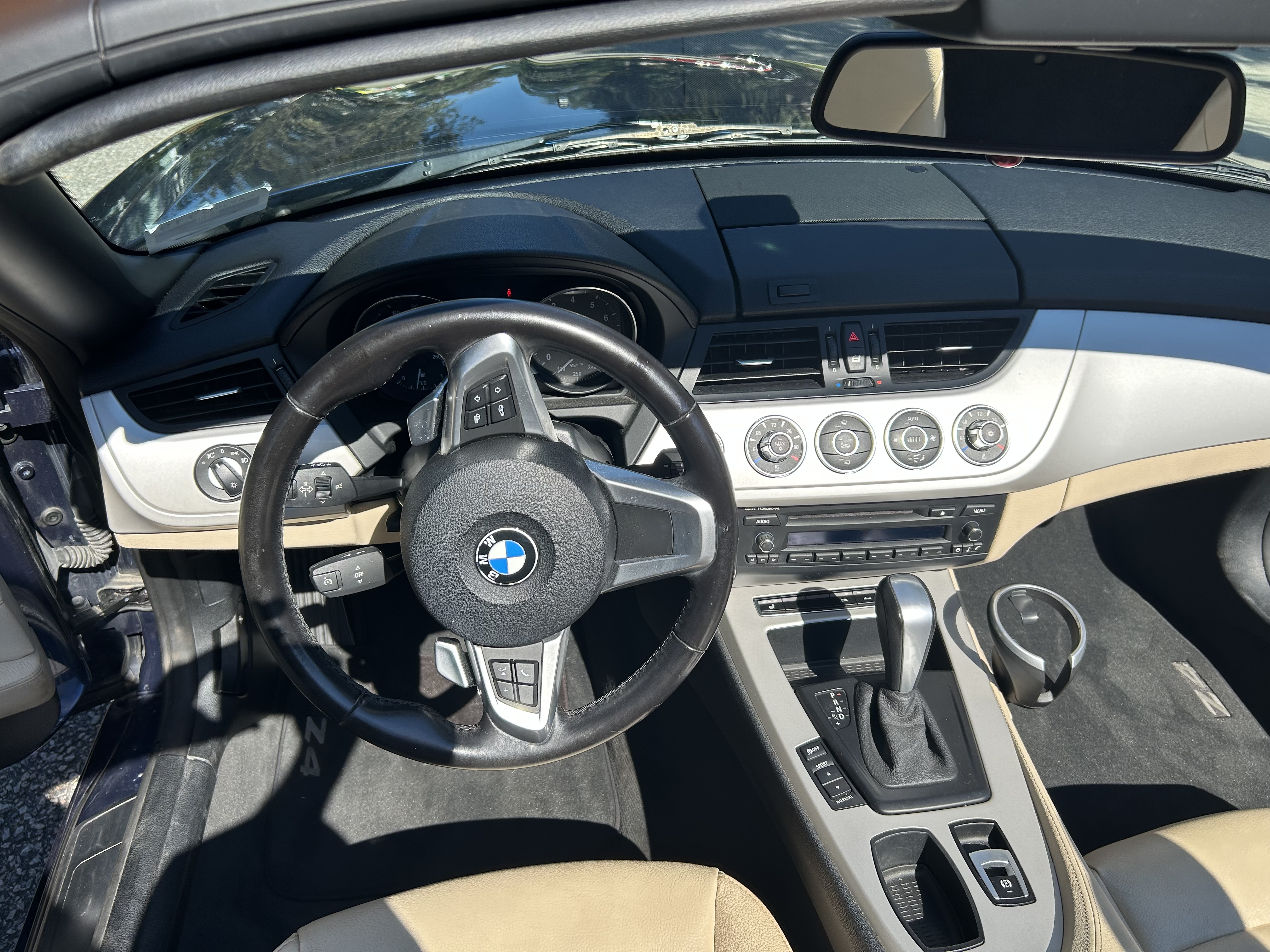 Used 2011 BMW Z4 sDrive30i RWD image 19