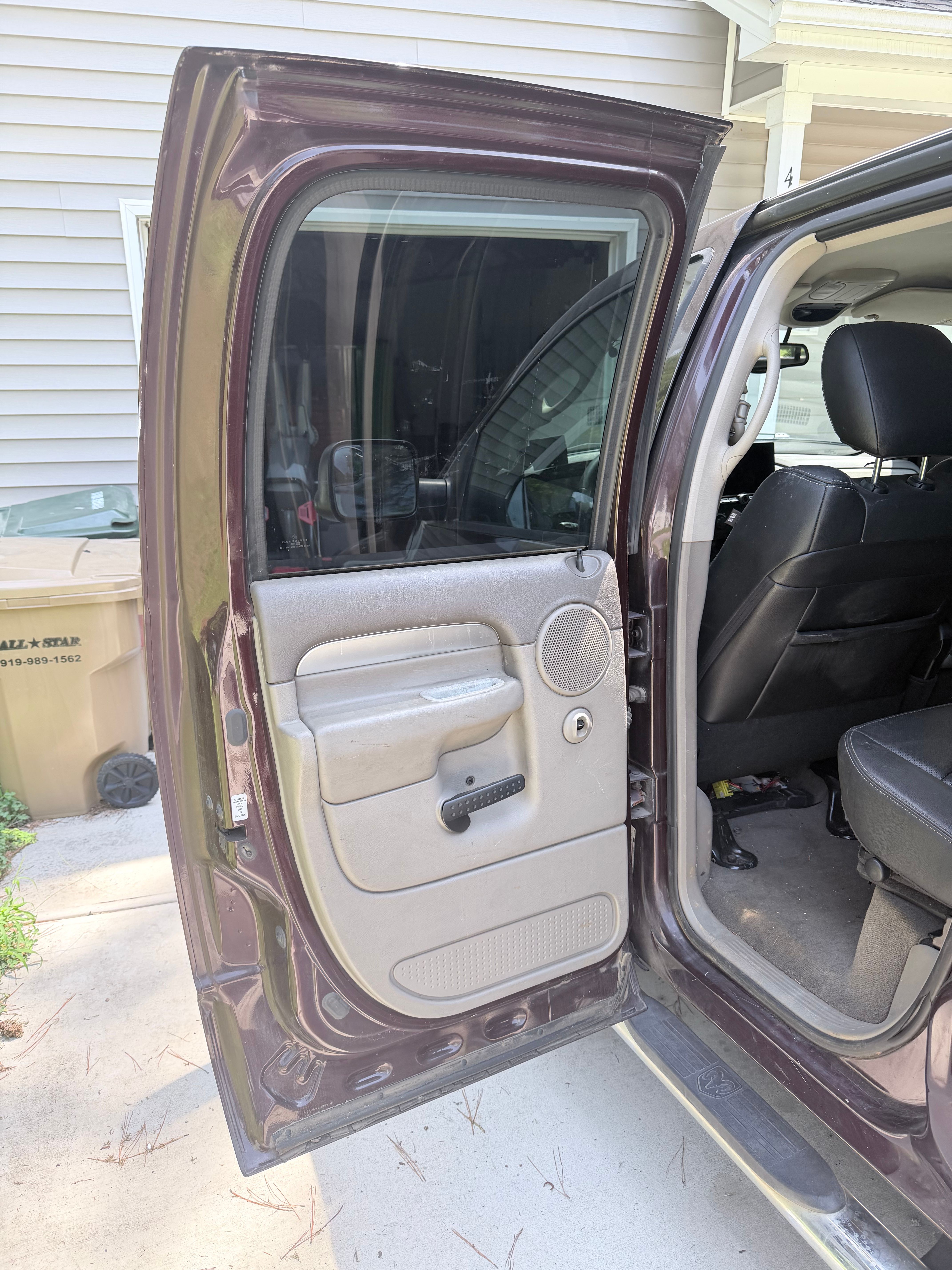 Used 2005 Dodge Ram 2500 Truck SLT AWD/4WD image 5