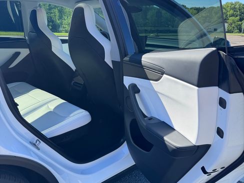 Used 2026 Tesla Model Y Performance AWD/4WD image 17