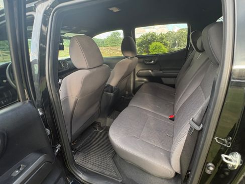 Used 2018 Toyota Tacoma TRD Sport RWD image 14
