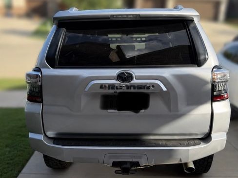 Used 2017 Toyota 4Runner SR5 Premium AWD/4WD image 5
