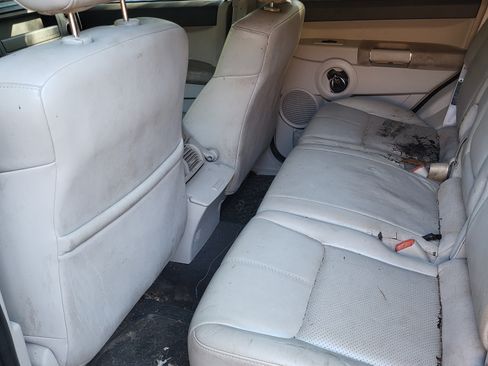 Used 2006 Jeep Commander Limited image 8