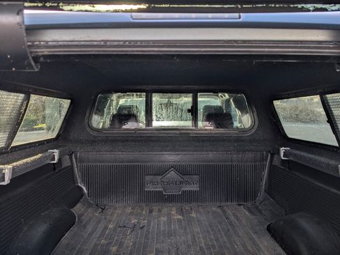 Used 2012 Nissan Frontier SV w/ Sport Appearance Pkg image 10