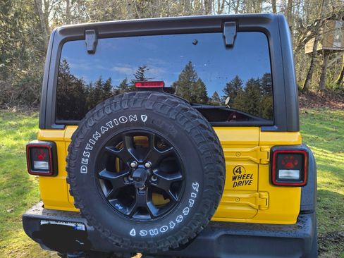 Used 2021 Jeep Wrangler Unlimited Sport image 4