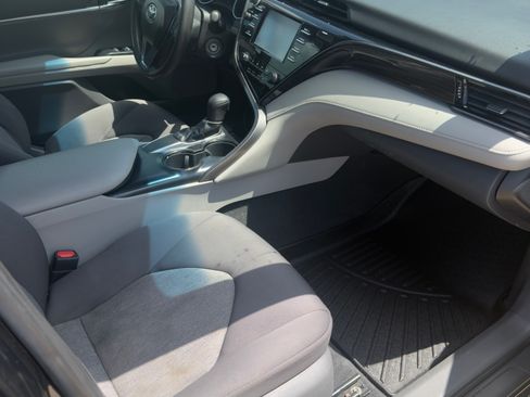 Used 2019 Toyota Camry LE FWD image 12