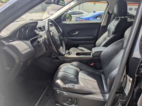 Used 2019 Land Rover Range Rover Evoque SE AWD/4WD image 15