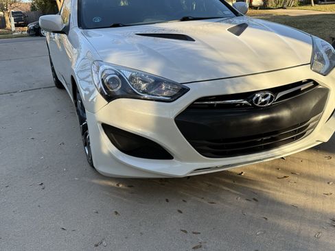 Used 2013 Hyundai Genesis 2.0T image 2
