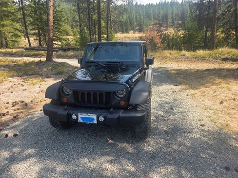 Used 2011 Jeep Wrangler Rubicon w/ PWR Convenience Group AWD/4WD image 2