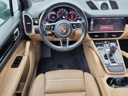 Used 2019 Porsche Cayenne image 12