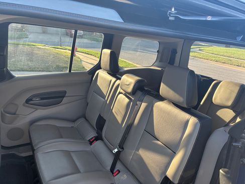Used 2014 Ford Transit Connect Titanium image 9