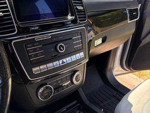 Used 2017 Mercedes-Benz GLS 550 4MATIC image 22