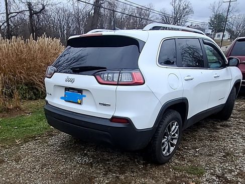 Used 2019 Jeep Cherokee Latitude Plus w/ Cold Weather Group AWD/4WD image 5