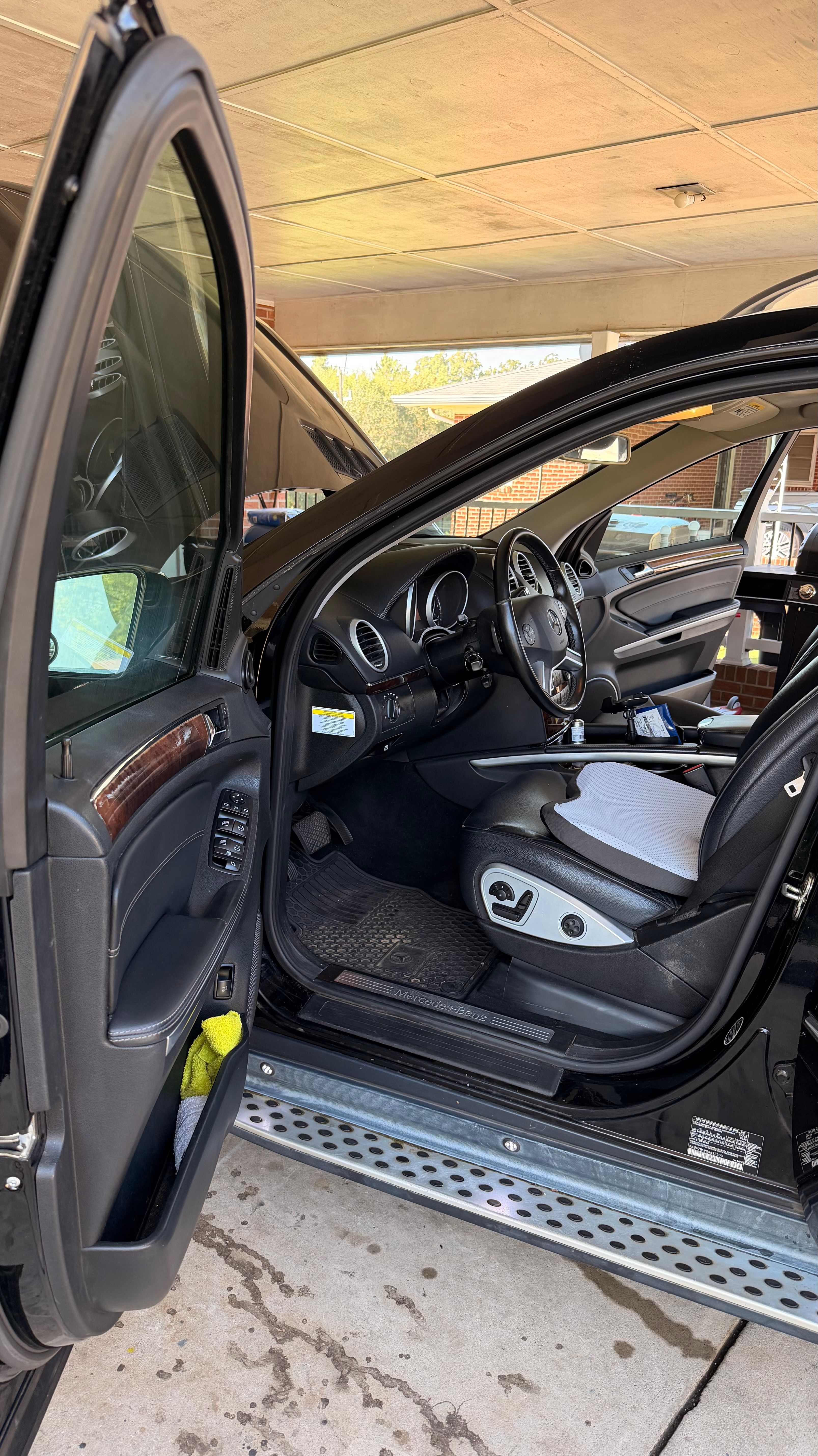 Used 2011 Mercedes-Benz GL 450 4MATIC image 9