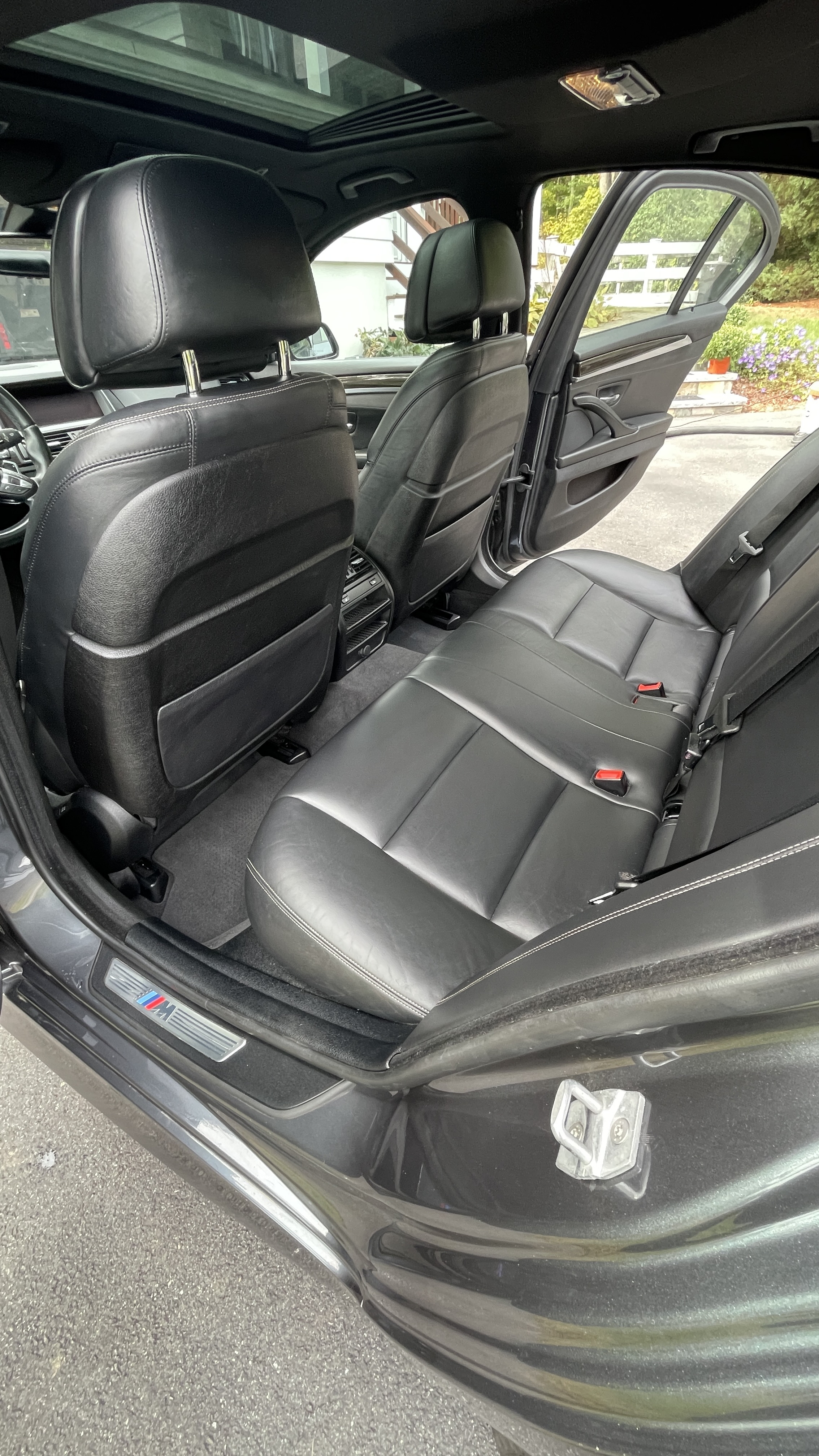 Used 2016 BMW 550i xDrive Sedan AWD/4WD image 8