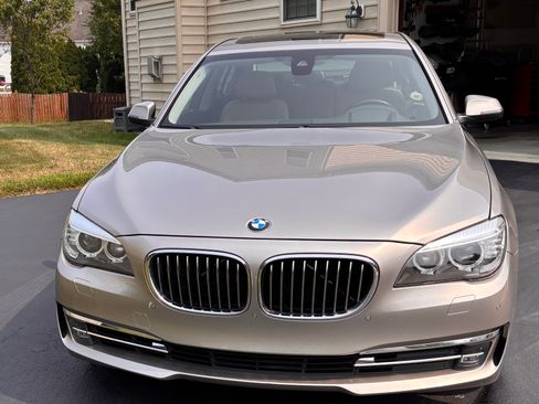 Used 2015 BMW 740Li xDrive AWD/4WD image 2