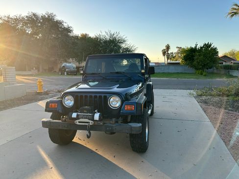 Used 2000 Jeep Wrangler Sport AWD/4WD image 2