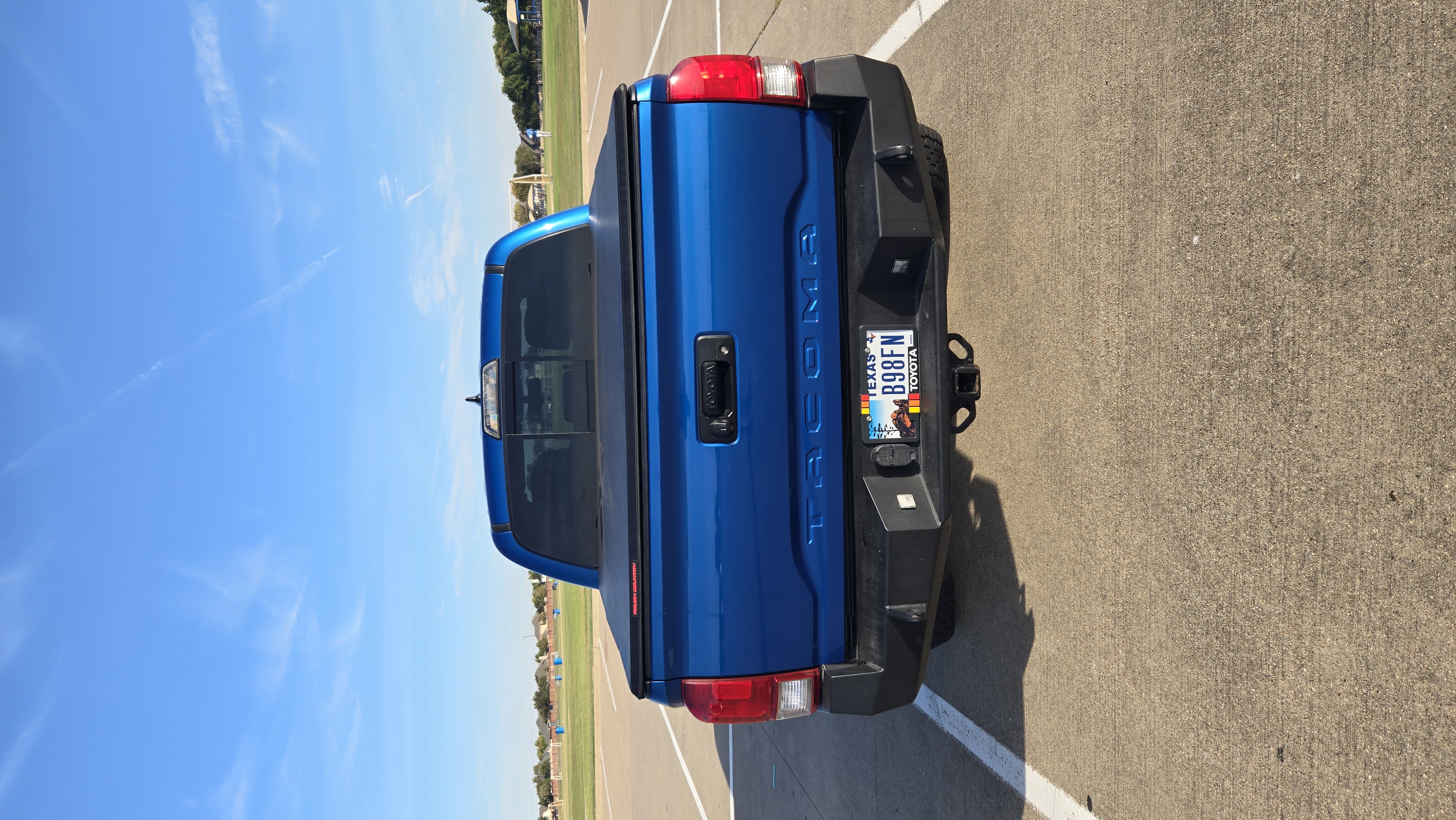 Used 2017 Toyota Tacoma TRD Off-Road w/ Tow Package (A/T) AWD/4WD image 6