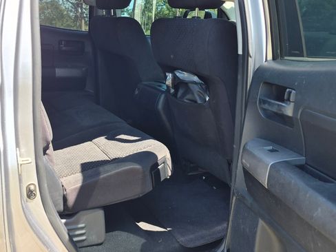Used 2012 Toyota Tundra SR5 w/ SR5 Pkg image 6
