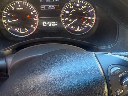 Used 2015 INFINITI QX60 3.5 Sport Utility 4D image 6