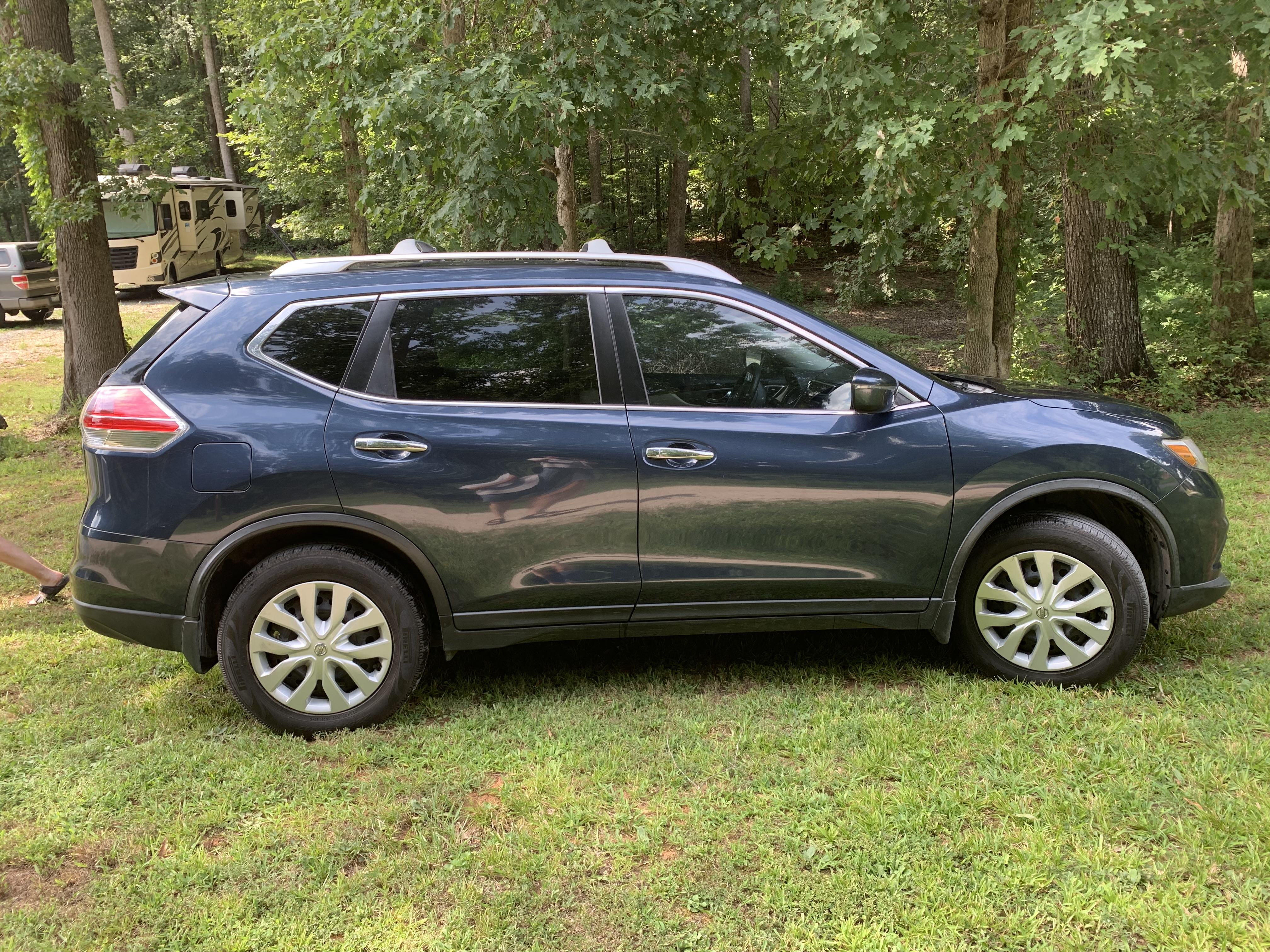 Used 2016 Nissan Rogue S w/ Appearance Package FWD image 1